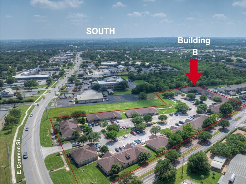 More Photos Of 1619 E Common St, New Braunfels Office For Lease