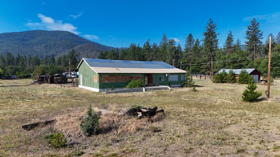 More Photos Of 5331 Easy St, Yreka General Retail For Sale