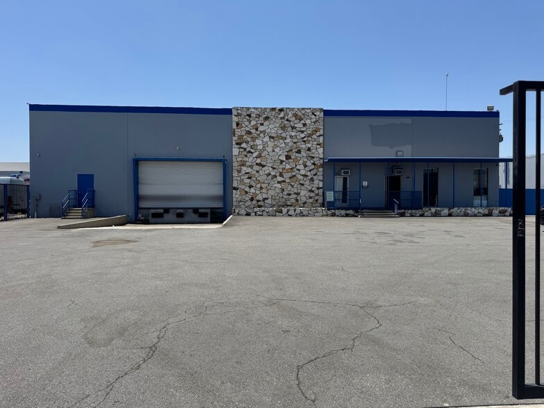 More Photos Of 6111 Scott Way, Commerce Warehouse For Lease