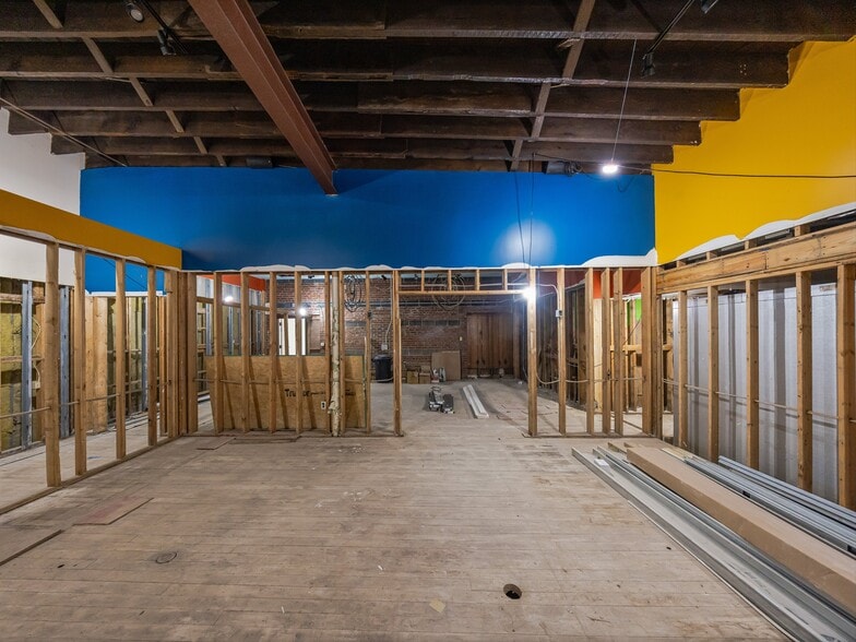 More Photos Of 10 Biltmore Plz, Asheville Restaurant For Lease