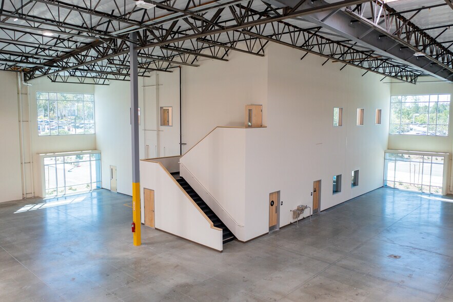 More Photos Of 1515 Rancho Conejo Blvd, Thousand Oaks Warehouse For Sale