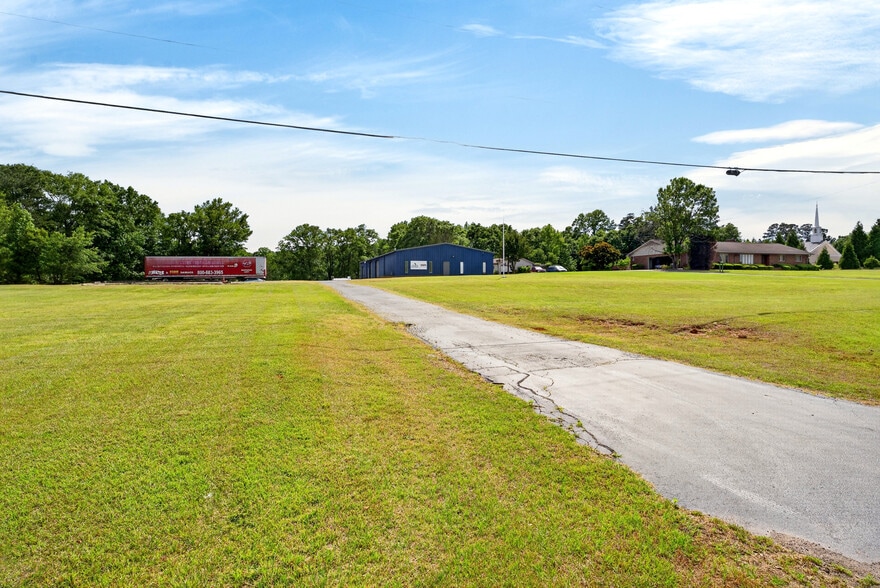 More Photos Of 2969 Nazareth Rd, Wellford Flex For Sale