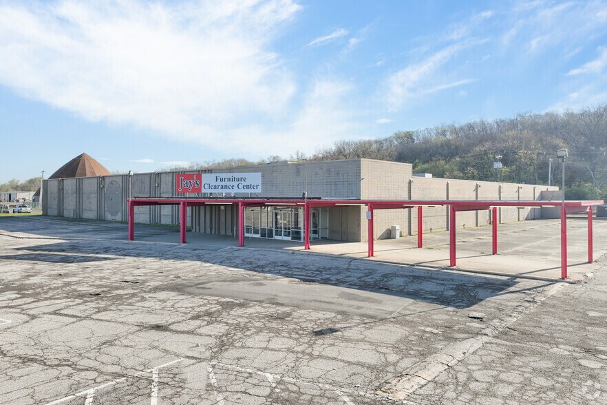 More Photos Of 2250-2600 Dixie Hwy, Hamilton Unknown For Lease