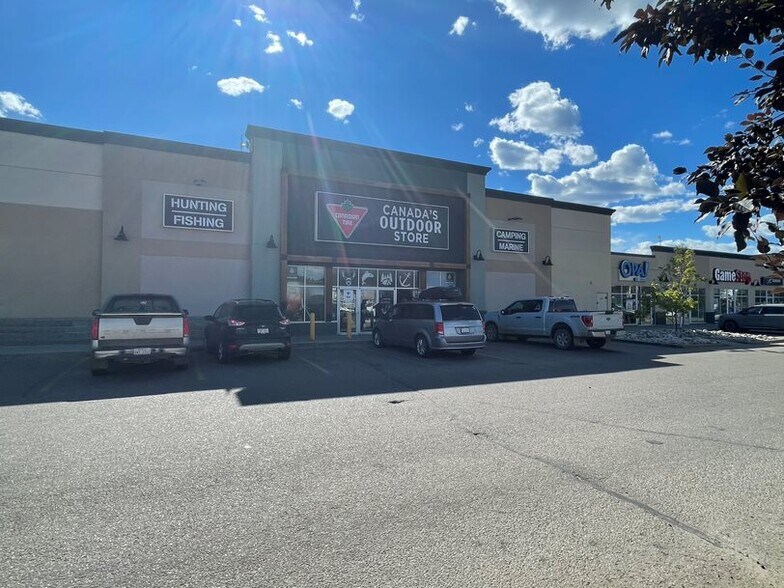 More Photos Of 19 Riedel St, Fort McMurray Unknown For Lease