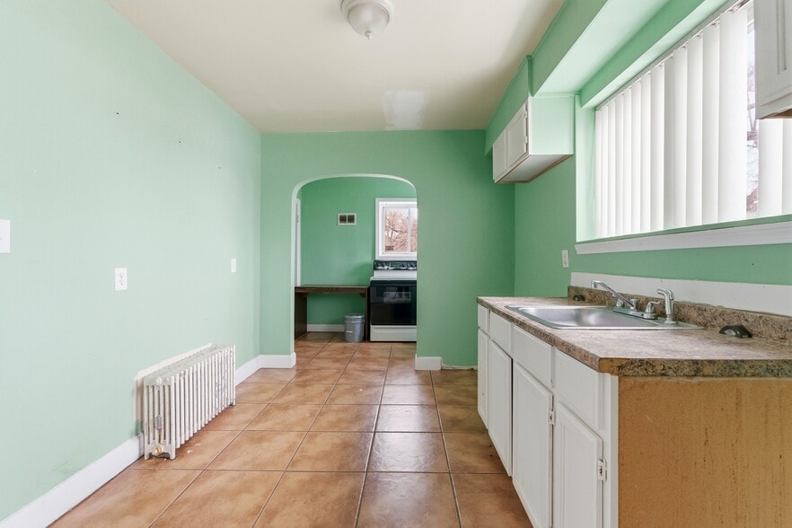More Photos Of 4026 W McNichols Rd, Detroit Flex For Sale