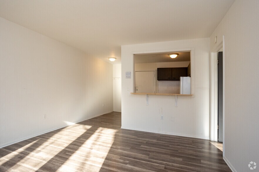 More Photos Of 2010 Arlington Ave, Toledo Apartments For Sale