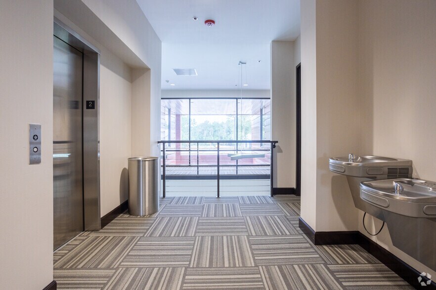 More Photos Of 26310 Oak Ridge Dr, Spring Medical For Lease