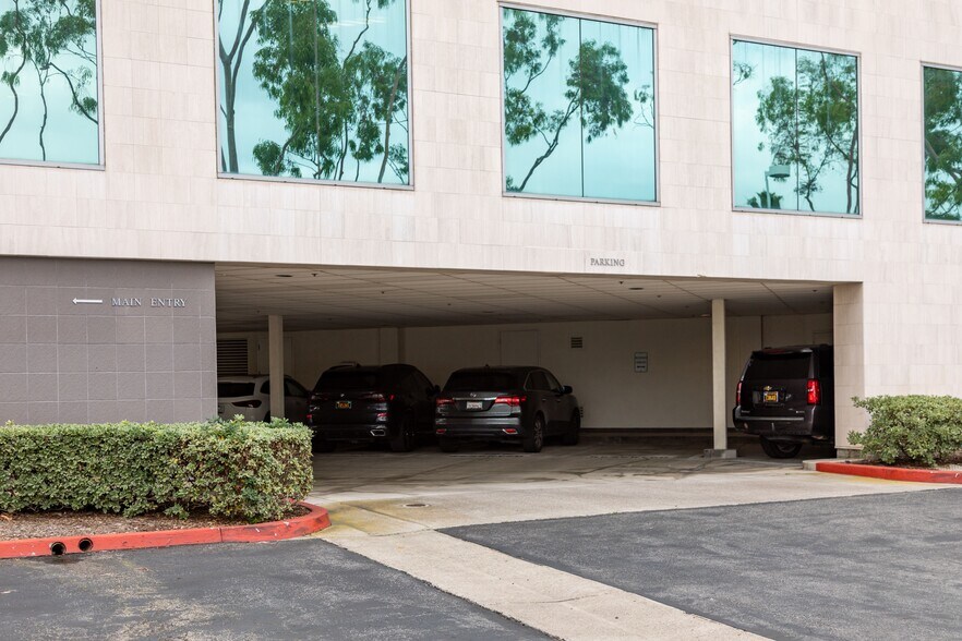 More Photos Of 3620 Birch St, Newport Beach Office For Sale
