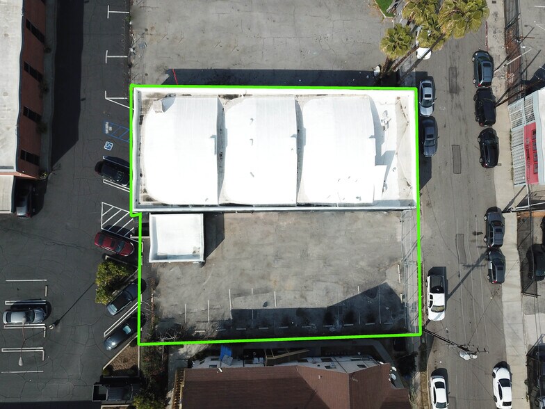 More Photos Of 160 W 33rd St, Los Angeles Warehouse For Lease