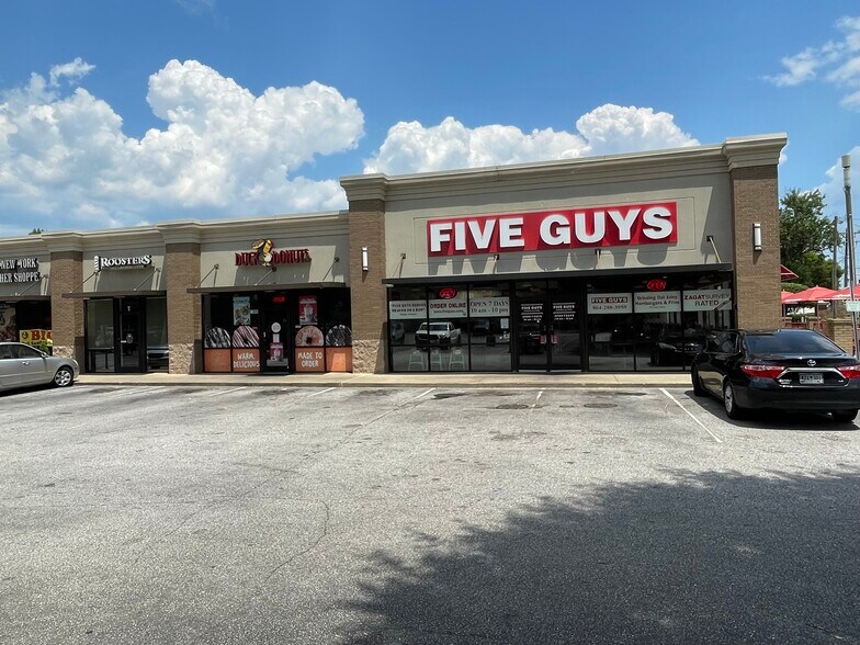 More Photos Of 3935 Pelham Rd, Greenville Storefront Retail Office For Lease