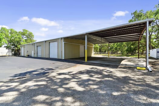 More Photos Of 2110 71st St, Tampa Warehouse For Lease