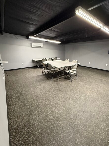 More Photos Of 822 N Creek Dr, Conway Auto Repair For Lease