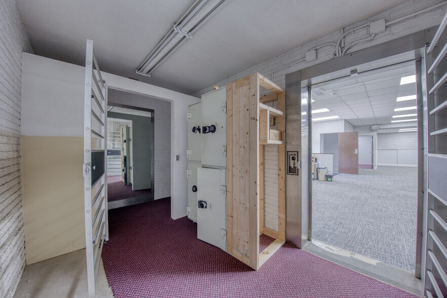 More Photos Of 226 Washington St, Newell Storefront Retail Residential For Sale