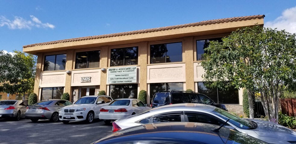 More Photos Of 17425 Chatsworth St, Granada Hills Office For Lease