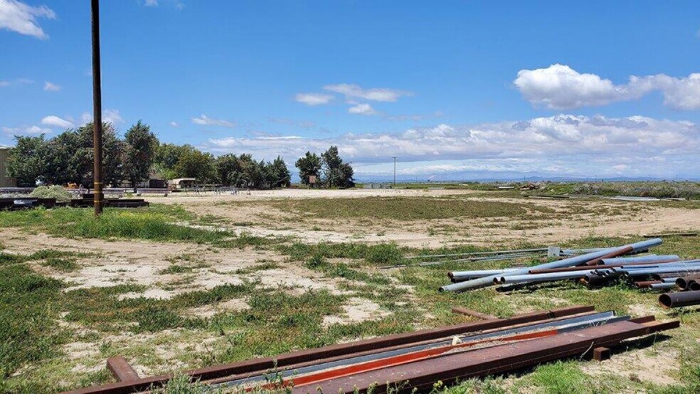 More Photos Of 41614 102nd St E, Palmdale Industrial For Lease