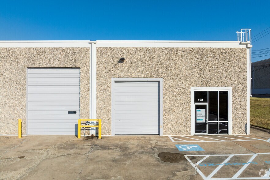 More Photos Of 3206 Industrial Ter, Austin Unknown For Lease