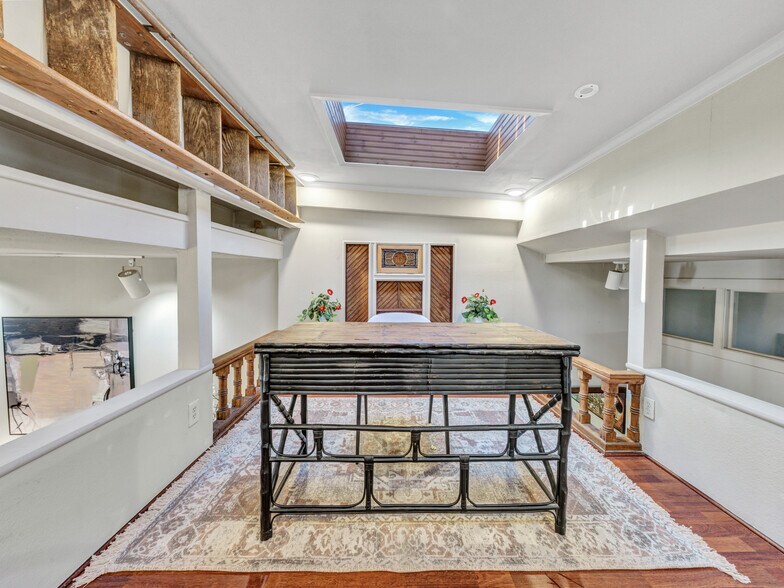 More Photos Of 106 W Main St, Pilot Point Storefront For Sale