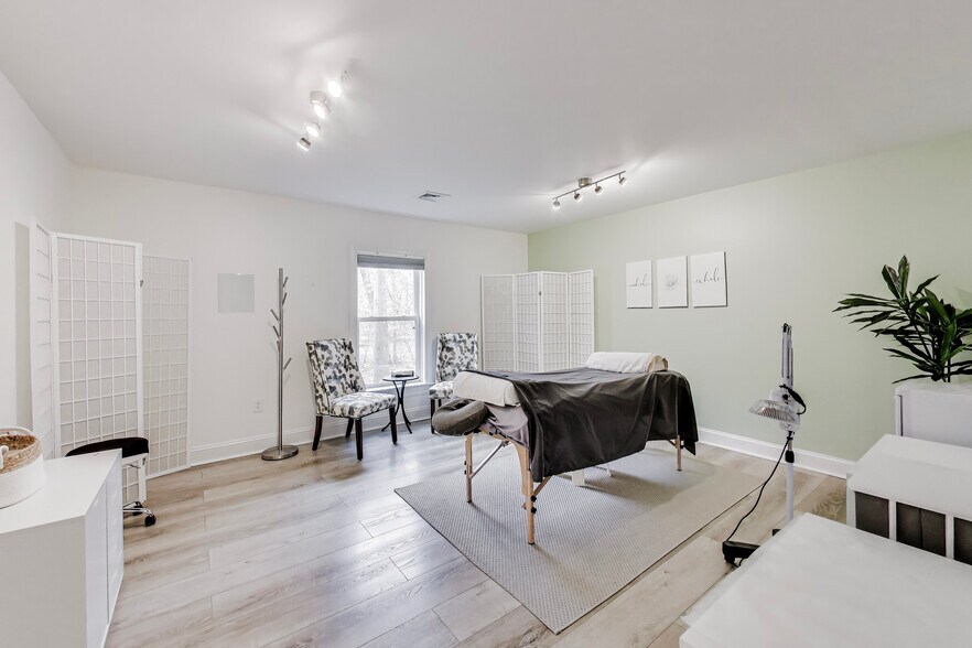 More Photos Of 5528A Hempstead Way, Springfield Office For Sale