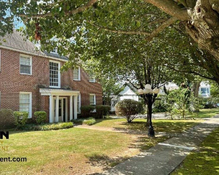 More Photos Of Main St, Benton Specialty For Sale