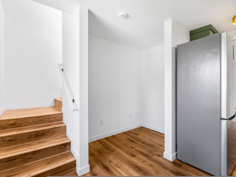 More Photos Of 525 SW 4th Ave, Canby Apartments For Sale