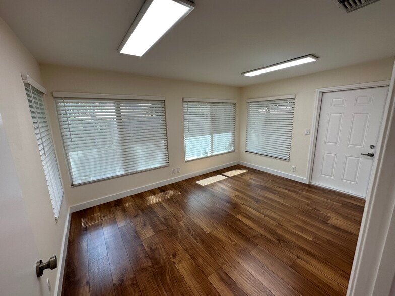 More Photos Of 1317 SE 4th Ave, Fort Lauderdale Office Residential For Sale