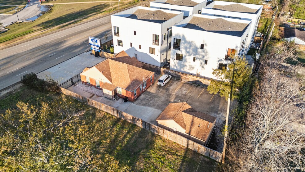 More Photos Of 4928 Old Spanish Trl, Houston Office For Sale