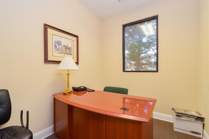 More Photos Of 2350 Electric Rd, Roanoke Medical For Lease