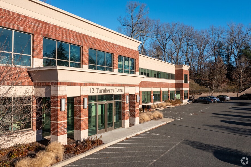 More Photos Of 12 Turnberry Ln, Newtown Office For Lease
