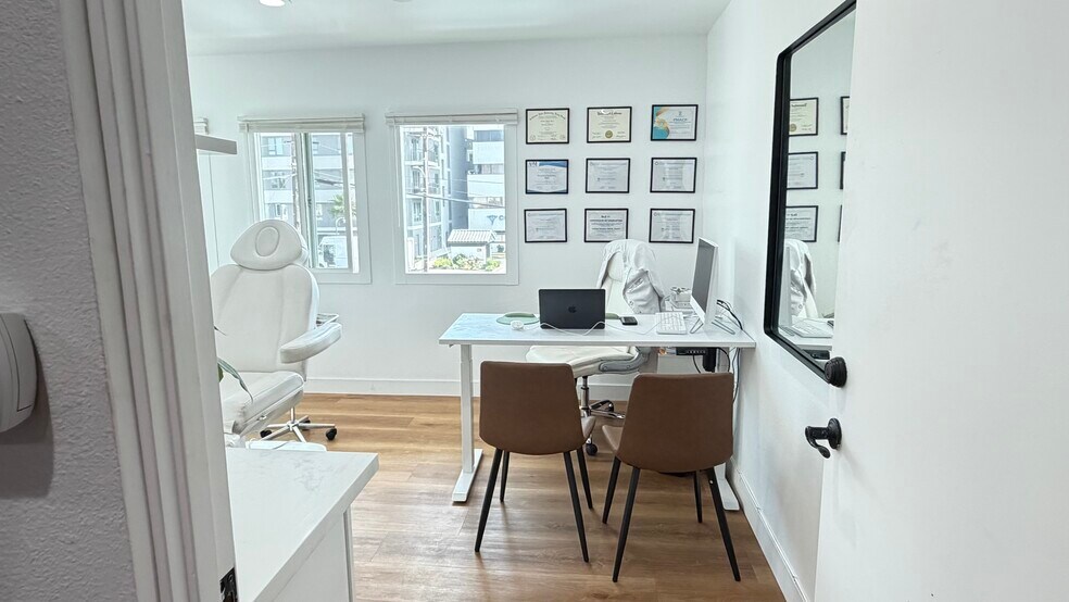 More Photos Of 18821 Delaware St, Huntington Beach Medical For Lease