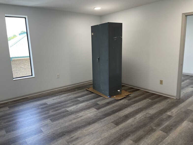 More Photos Of 1009 Keith St NW, Cleveland Office For Lease