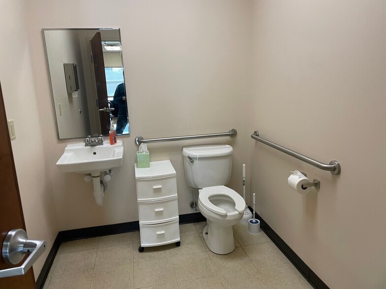 More Photos Of 400 Gargrave Rd, Dayton Warehouse For Sale