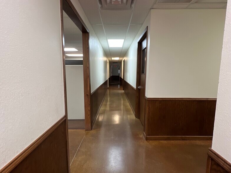 More Photos Of 4301 Danhil Dr, Brownwood Manufacturing For Lease