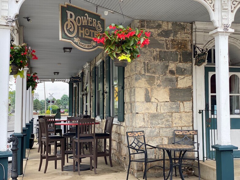 More Photos Of 298 Old Bowers Rd, Mertztown Restaurant For Lease