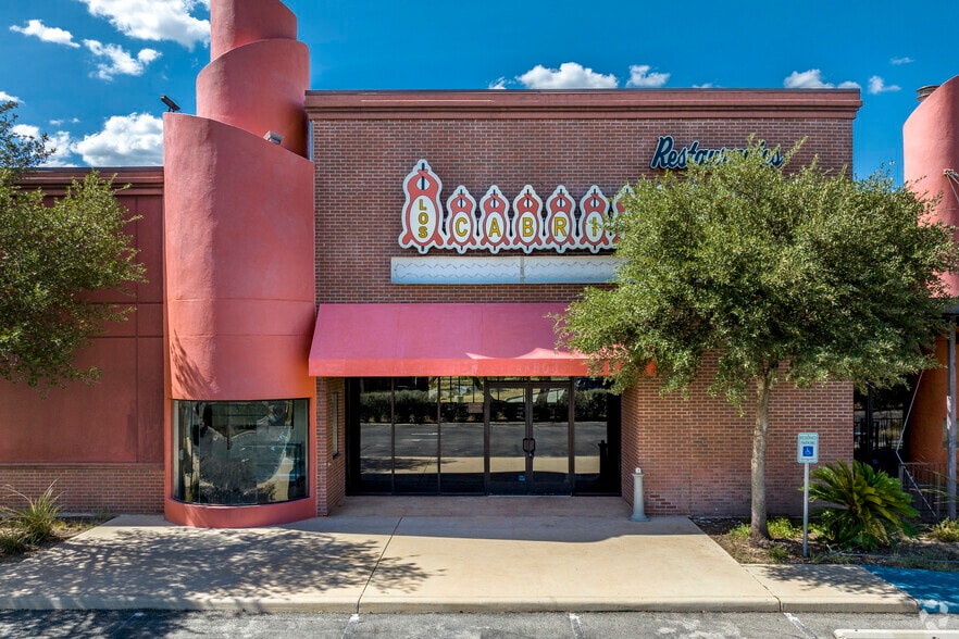 More Photos Of 17660 Henderson Pass, San Antonio Restaurant For Sale