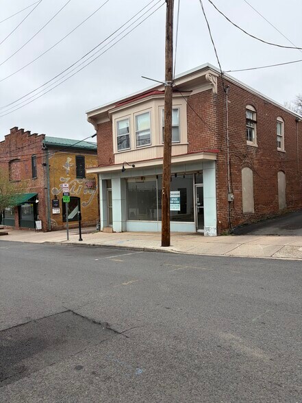 Primary Photo Of 10 Coryell st, Lambertville General Retail For Sale
