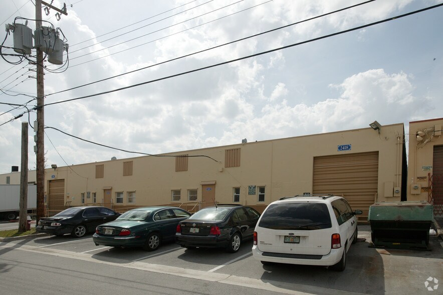 Primary Photo Of 2402-2406 W 8th Ct, Hialeah Warehouse For Lease