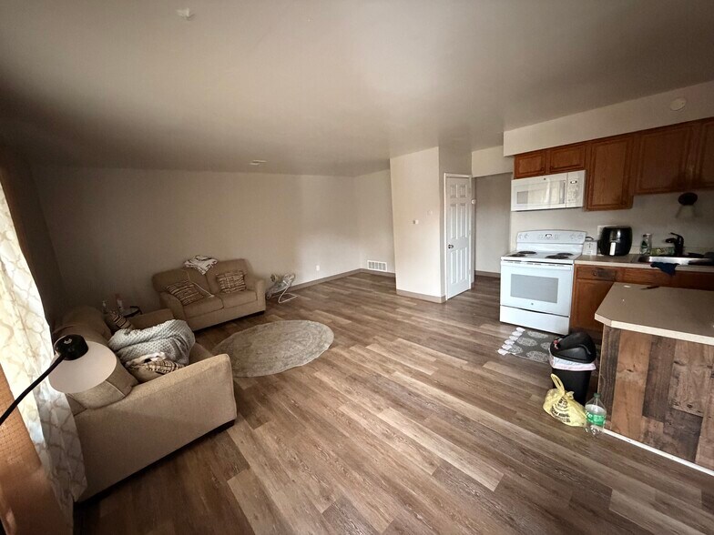 More Photos Of 685 Sherman St, Akron Apartments For Sale