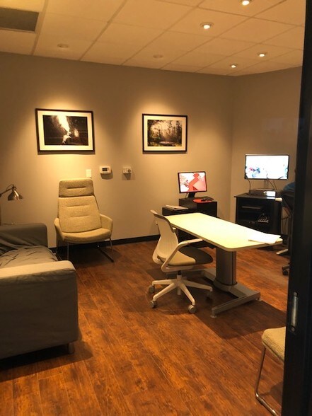 More Photos Of 2265-2279 Cole St, Birmingham Showroom For Lease