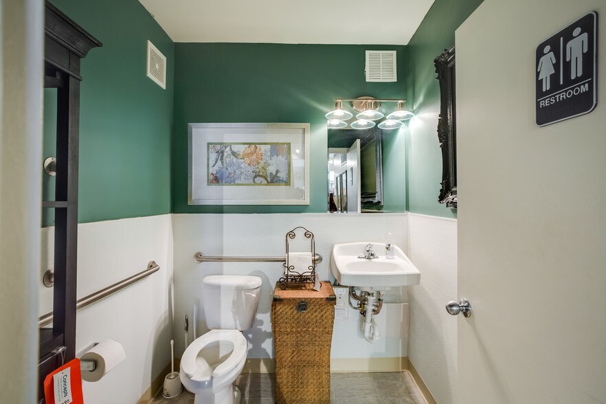 More Photos Of 5440-5450 Arapahoe Ave, Boulder Freestanding For Lease