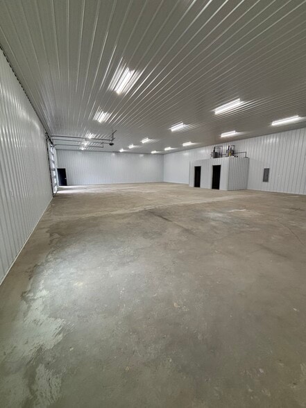 More Photos Of 8,18 Juneau Ln, Morgantown Light Distribution For Lease