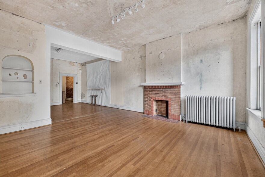 More Photos Of 1304 Sidney St, Saint Louis Flex For Sale