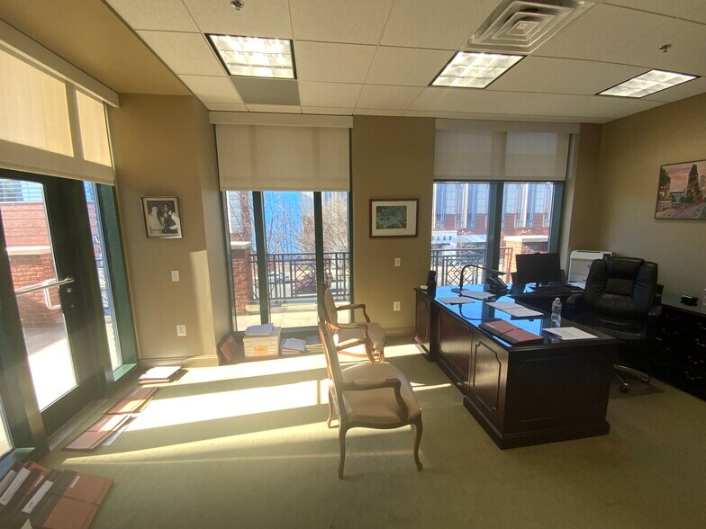 More Photos Of 1906 Towne Centre Blvd, Annapolis Office For Sale