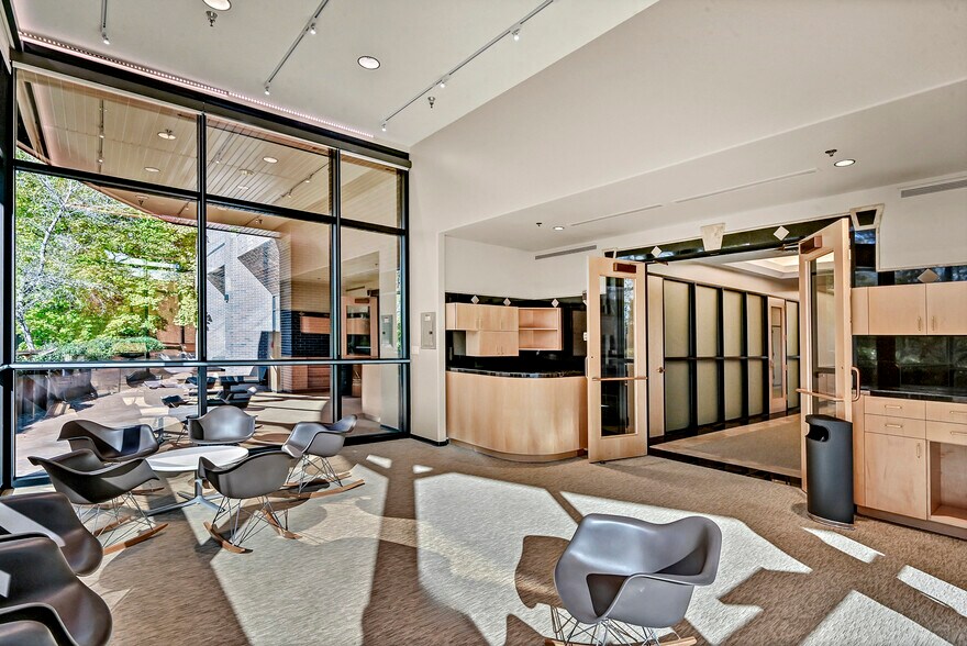 More Photos Of 815 Park Blvd, Boise Office For Lease