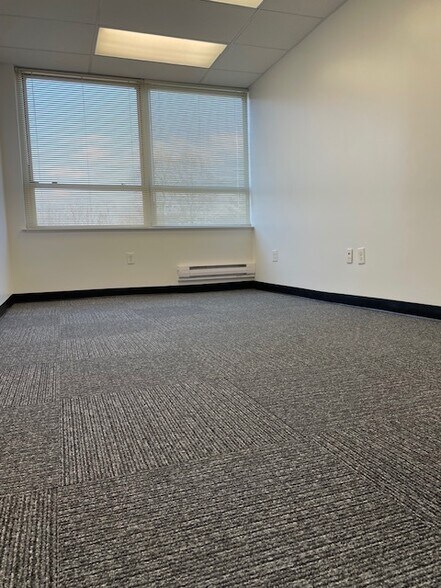 More Photos Of 44 Executive Blvd, Elmsford Loft Creative Space For Lease