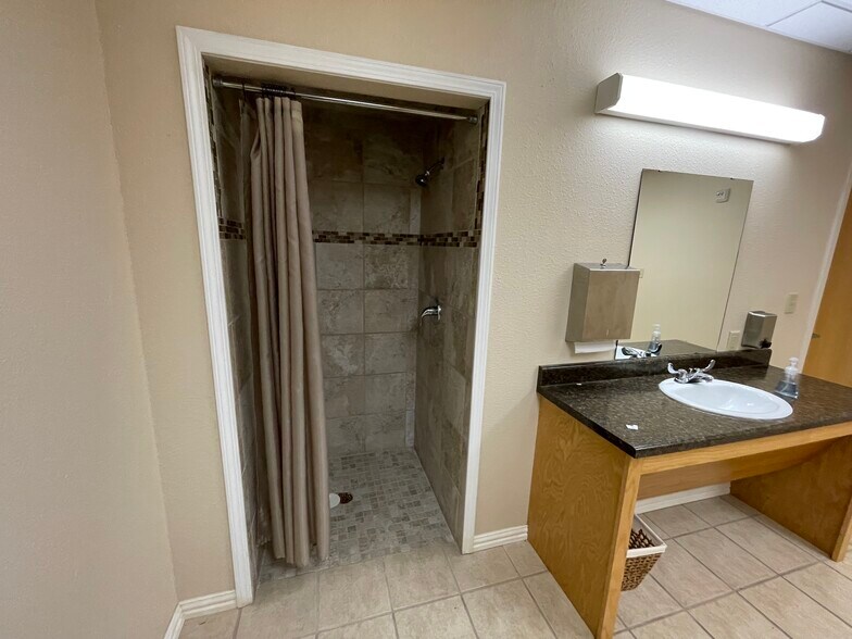 More Photos Of 501-599 Paris ave, Soper Religious Facility For Sale