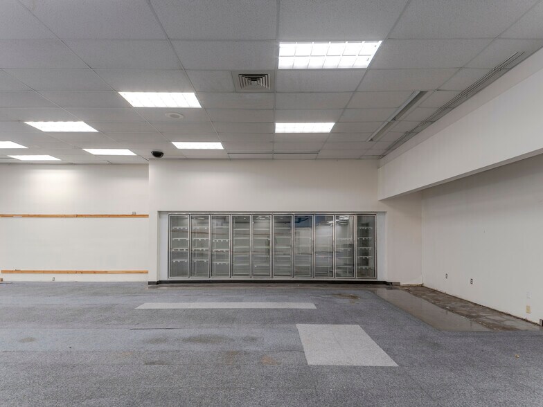 More Photos Of 6980 W Commercial Blvd, Lauderhill Drugstore For Sale