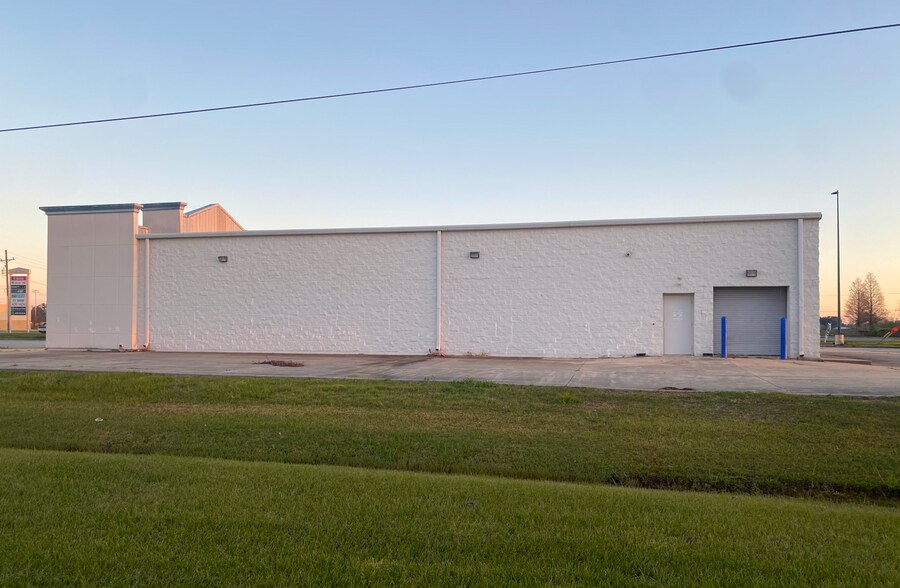 More Photos Of 37202 LA-3089, Donaldsonville Freestanding For Lease