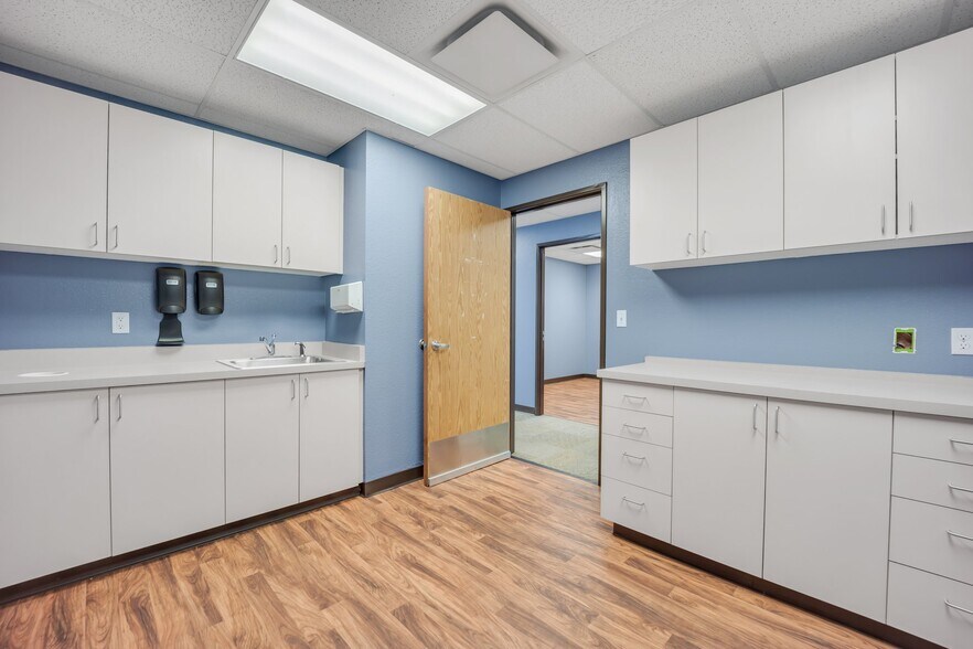 More Photos Of 1605 N Union Blvd, Colorado Springs Medical For Lease