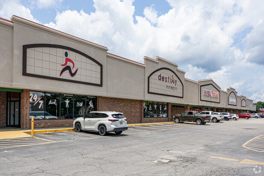 More Photos Of 832-856 College St, Eastman General Retail For Sale