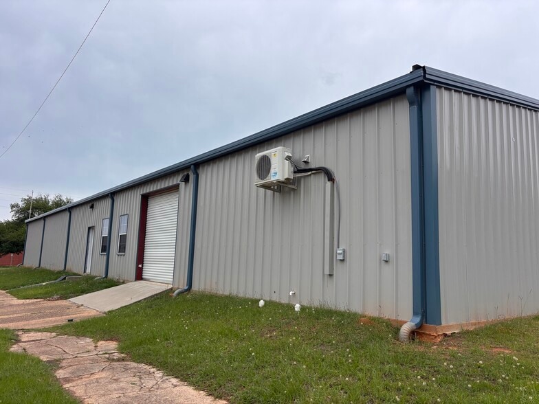 More Photos Of 500 Texas Blvd, Texarkana Light Manufacturing For Sale